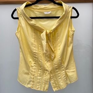 VINTAGE Yellow button up blouse scoop neck 🌟